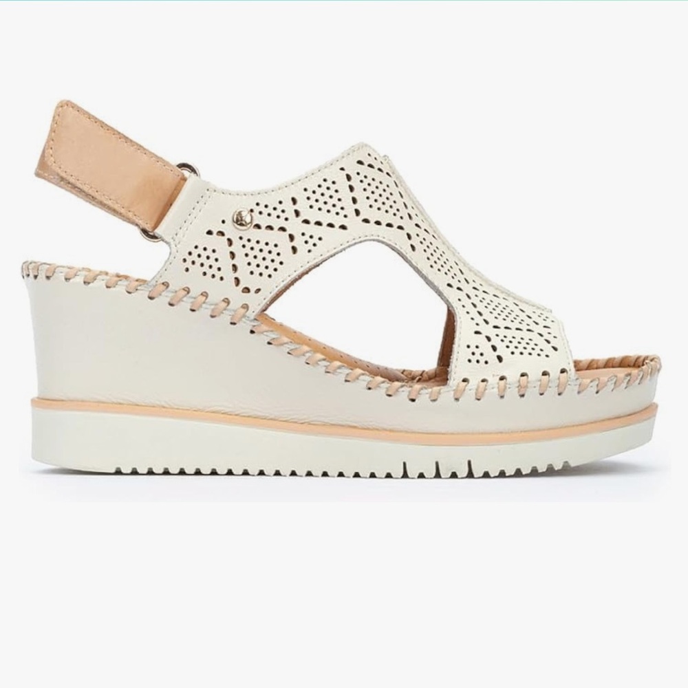 Pikolinos wedge sandal like new